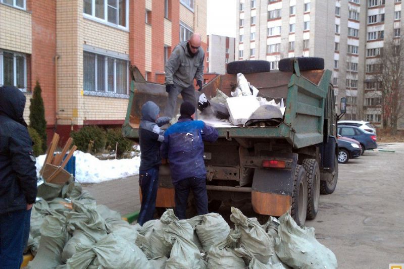 Вывоз старой мебели в пскове